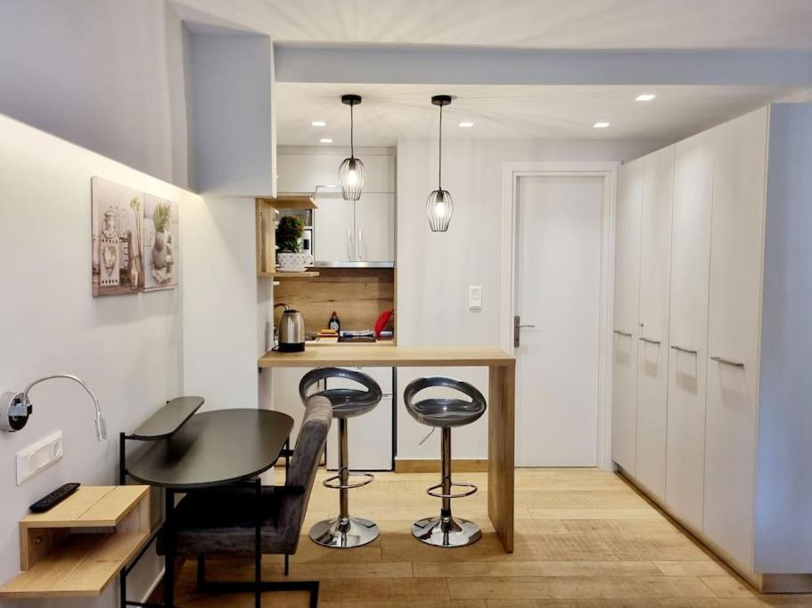Stylish Studio Near Athens Hilton, Self Check-In! Exterior foto